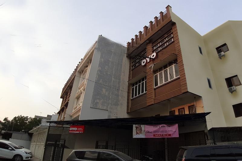 Oyo 1053 Angelyn Home Stay Medan Exteriör bild